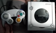 Nintendo Gamecube Console – Platinum 3 controllers n 1 game