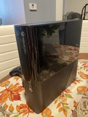 Microsoft Xbox 360 S 4GB Black Console