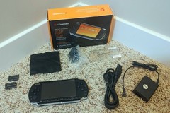 PSP-3001 Piano Black (works, no battery) + 1 GB Memory Stick Pro Duo (x2)