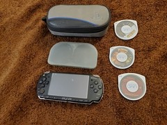 Sony PSP Go PSP-1001 PlayStation Portable – Black