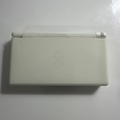 Nintendo DS Lite Handheld Console – Polar White USG-001 **NEEDS BOTTOM SCREEN**