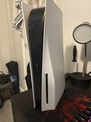 ps5 and monitor bundle aoc gaming monitor and it can run 140 fps it runs good