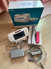 Wii U BASIC Console Set (8GB White) with 2 Game Software Included