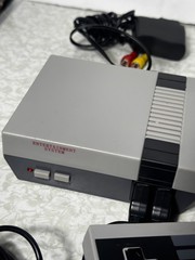 Mini Game Anniversary Edition 620 NES Console 620 Games AV-Out USB 2 Controllers