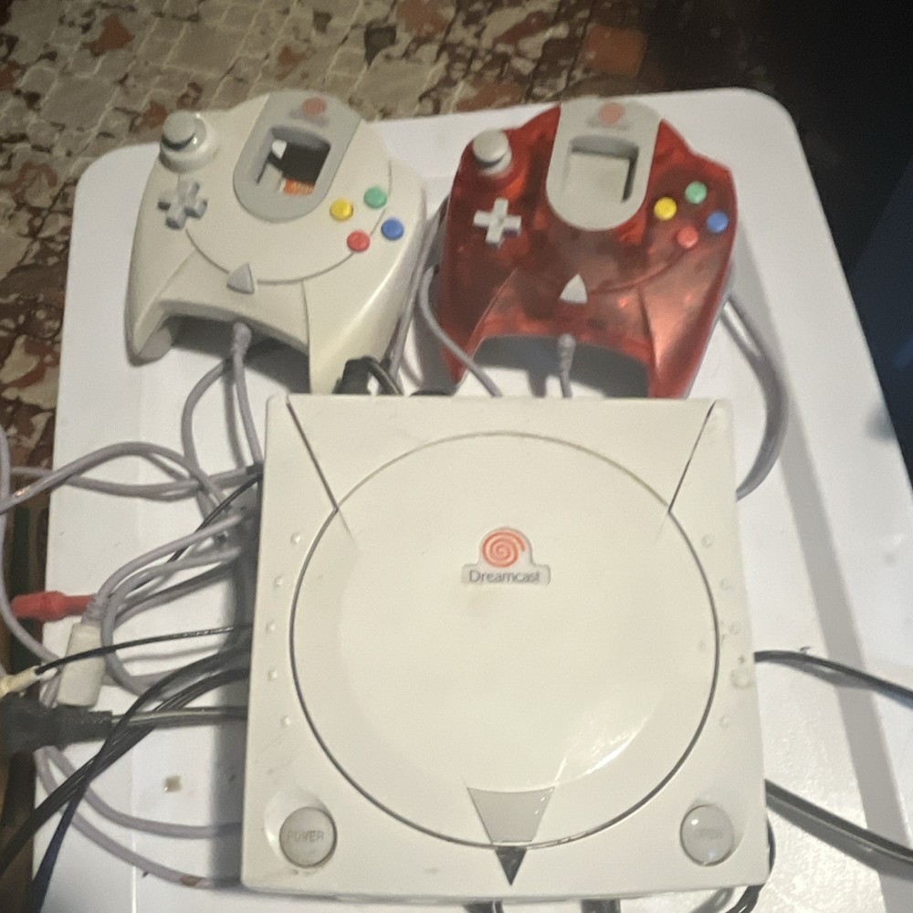 SEGA Dreamcast HKT-3000 Console White w/ 2 Controllers, Composite RCA, NTSC-U/C