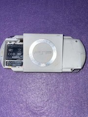 Sony PSP 1003 Handheld Console White Powers On FOR Parts Only (Read Description)