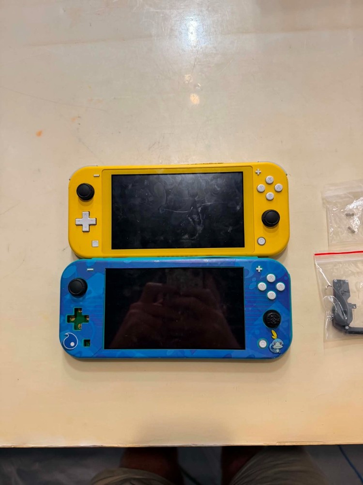 2 Nintendo Switch Lites For Parts (Read)