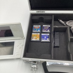 Nintendo DS Lite Lot Complete With Four Games, Charger, Stylus And A Metal Case