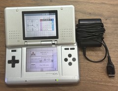 Nintendo DS Handheld System-TESTED AND WORKING-Cracked Hinge- Works! W/ Charger!