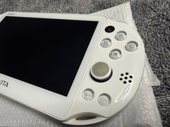 Sony PS Vita PCH-2000 ZA12 White Handheld System Wi-Fi 1GB NTSC-J CIB