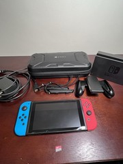 Nintendo Switch V2 Bundle – Adult Owned – Screen Protector – 128GB – Mumba Case
