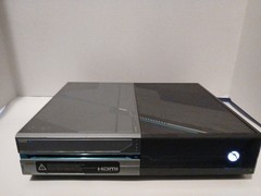 Microsoft Xbox One Halo 5: Guardians Limited Edition 1TB Black Silver Console