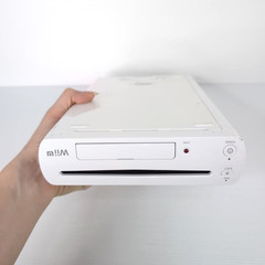 Nintendo Wii U White 8GB Console + Original Gamepad – Working Head