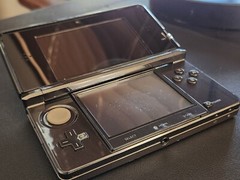 Nintendo 3DS (Original) Used | 4 Games + Charger | Cosmo Black | CTR-001 (USA)