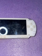 Sony PSP 1003 Handheld Console White Powers On FOR Parts Only (Read Description)