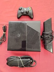 Microsoft Xbox 360 E W/Kinect Works Sold As Is Please Read Description