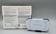 Sony PSP GO PlayStation portable Go White PSP-N1001