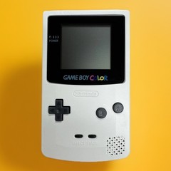 Restored Nintendo Game Boy Color (Grade A, White, CGB-001)