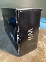Nintendo Wii Console Wii Sports Resort Wii Remote Plus Bundle Black CIB Box