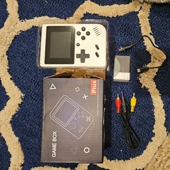 Handheld Game Box Console Red 400-in-1 AV TV Out New w/ USB Cable