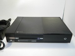 XBOX ONE Model 1540 w/ Battery Charging Dock, power supply & HDMI