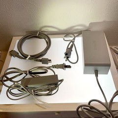 Nintendo WII U Bundle Set – Includes two handles and two controllers. Initialize