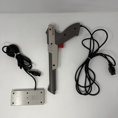 1985 Nintendo NES-001 Console Bundle Controller Zapper Game Cords Tested Works