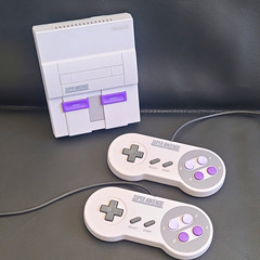Nintendo Super NES Classic Edition Mini Console w/ 2 Controllers (READ DESC)
