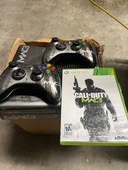 XBOX 360 MW3 Limited Edition Console w/Matching Controllers