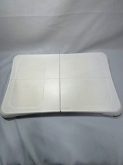 Nintendo Wii game console + balance board 3 remotes, 2 nunchuks 13 software