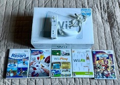 Nintendo Wii Sports White Console Complete In Box With Extra Games and Remote