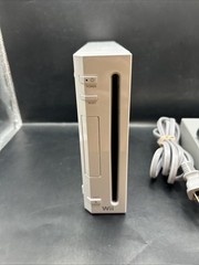 Nintendo Wii RVL-001 512 MB Home Console – White With Cables And Motion Sensor