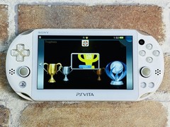 PS Vita PCH-2000 White ZA12 SONY PlayStation Japan Charger 8GB Tested EX DDP
