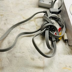 Nintendo Wii Console RVL-101 W/ 1 controller, charger w/ Mariokart Tested