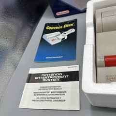 Nintendo NES-101 Top Loader Control Deck Console Clean in Box Matching Serial #