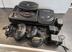 VINTAGE SEGA GENESIS CONSOLE W SEGA CD 2X CONTROLLERS WORKS + 32X UNTSTED COOL