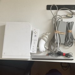 Nintendo Wii Home Console White RVL-001 with Remote, Nunchuk, Sensor Bar, Cables