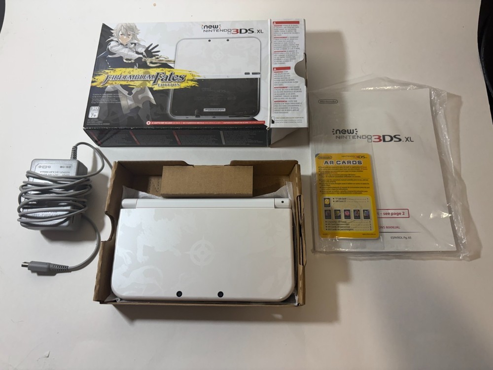New Nintendo 3DS XL Fire Emblem Fates Edition CIB – Complete In Box – Near Mint