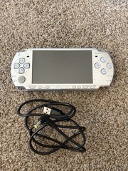 Sony PSP-2001 PlayStation Portable Handheld Working Console. Battery And Cord