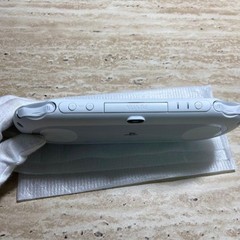 PS Vita PCH-2000 Silver Complete in Box Near Mint Condition 7043