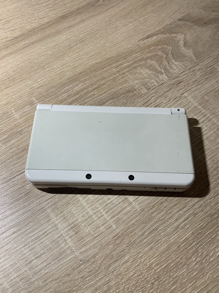 1951 Nintendo New Nintendo 3DS White For Parts
