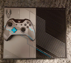 Xbox One Limited Edition Halo 5 Guardians 1TB Console, Original Box, Tested
