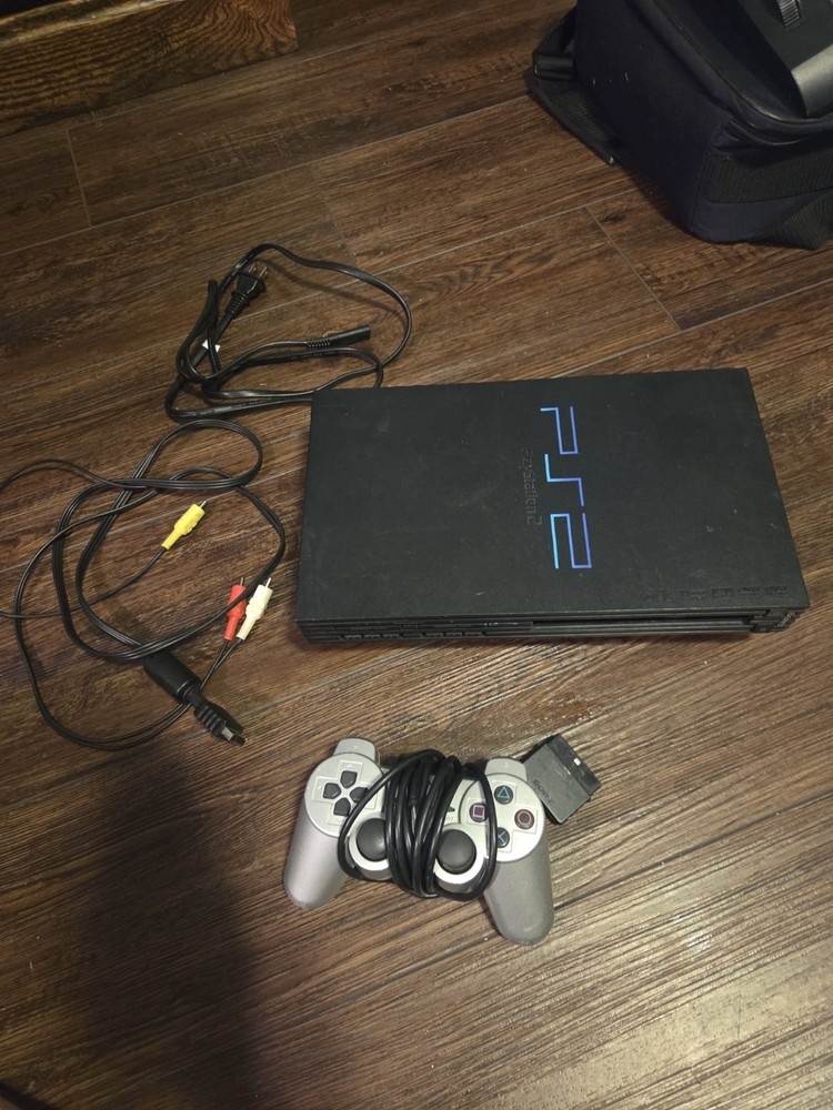 Sony PlayStation 2 “Fat” model console With 1 Controller READ
