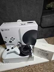 Microsoft Xbox Series S 512GB Console MODEL 1883 W/ Controller & Wall Mount