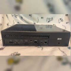 Microsoft Xbox One 500GB Console With Kinect + Game