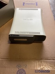 Microsoft XBox 360 Pro 4GB White Video Game Console Gaming System 360P Kids Room