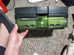 2001 original SUPER RARE XBOX signed by Bill Gates