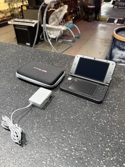 Nintendo 3DS XL Blue Console W/ Charger *Tested and working*