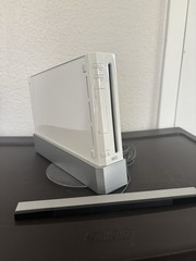 Nintendo Wii RVL-001 512 MB Home Console White (w/ original cables & manuals)