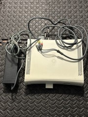 Microsoft Xbox 360 White Console w/ Power / AV Cable /Memory Card
